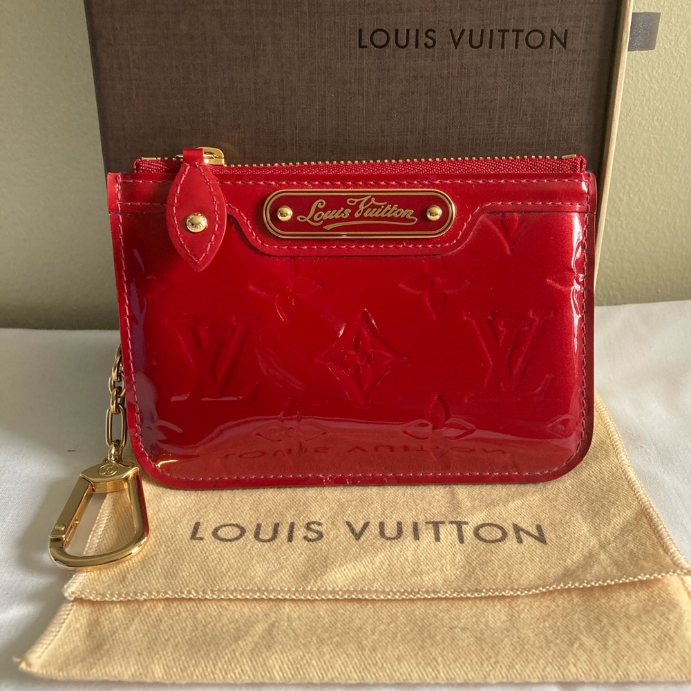 Louis Vuitton Pomme D’amour Vernis Key Pouch